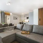 Komfortowy Jacuzzi & Balkon & 2 Sypialnie Apartmán *