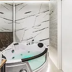 Komfortowy Jacuzzi & Balkon & 2 Sypialnie * Vratislav
