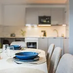 Apartmán Komfortowy Jacuzzi & Balkon & 2 Sypialnie