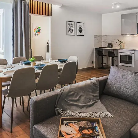 Komfortowy Jacuzzi & Balkon & 2 Sypialnie Apartmán *